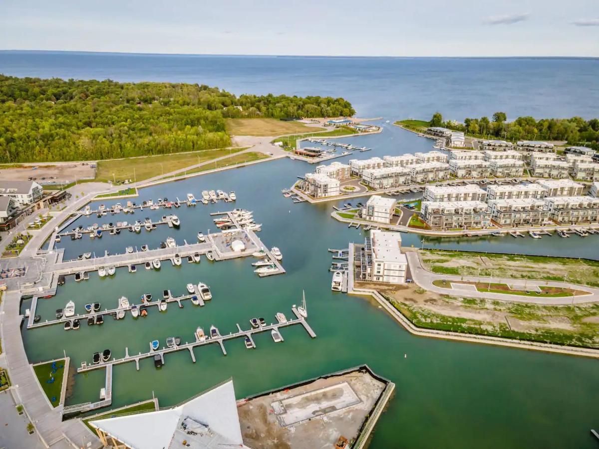 Pet Friendly Condos At Friday Harbour Innisfil Exterior foto