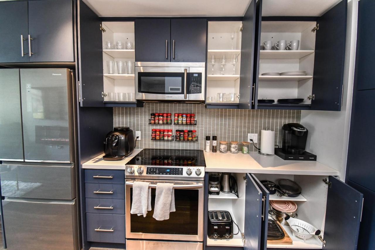 Pet Friendly Condos At Friday Harbour Innisfil Exterior foto