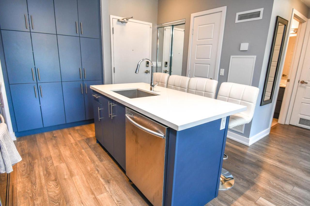 Pet Friendly Condos At Friday Harbour Innisfil Exterior foto